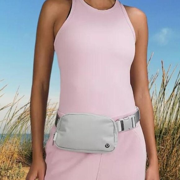 Lululemon Everywhere Bag Funny Belt Bag Silver Dip - Picture 1 of 5